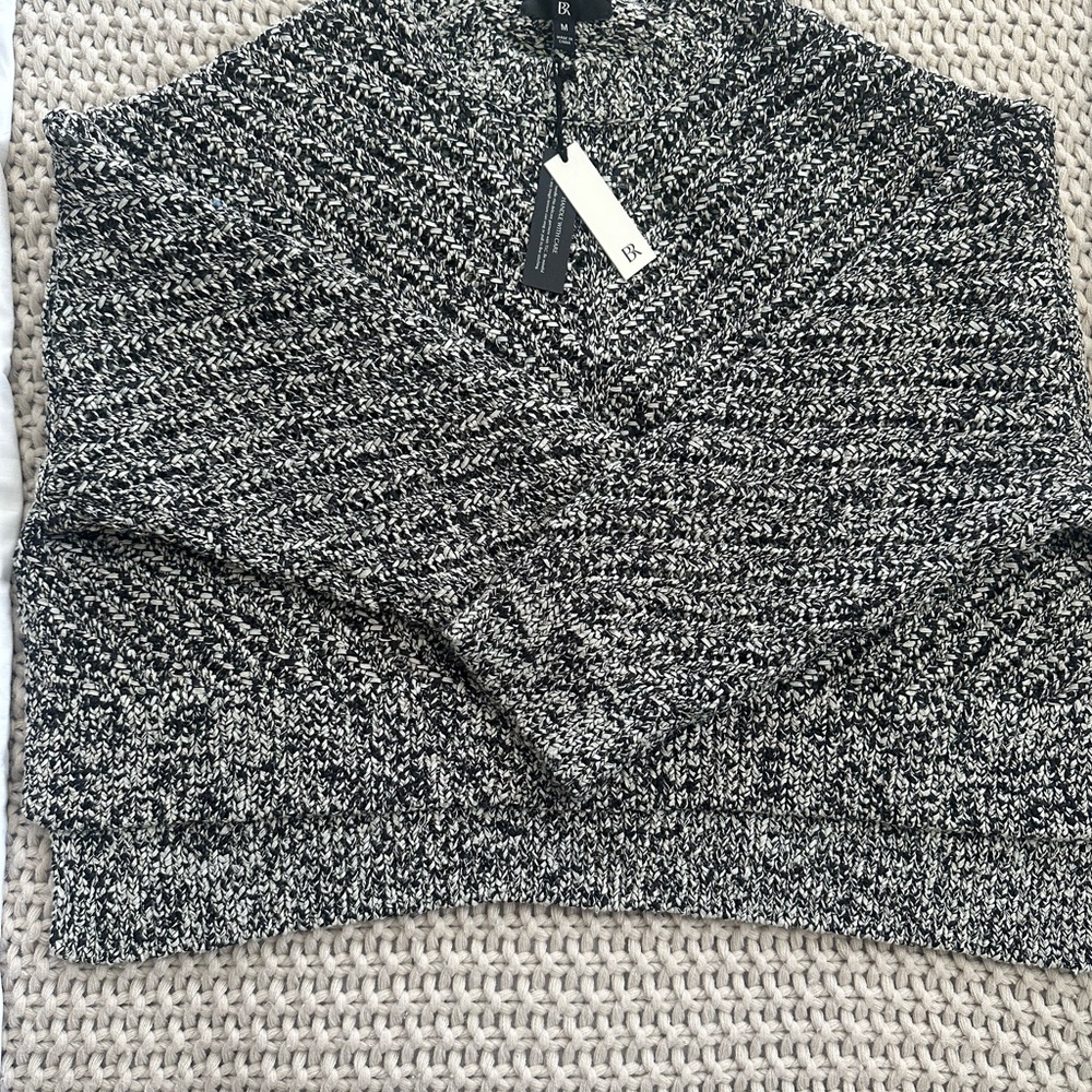 Banana Republic Women's Marled Black and White V-Neck Sweater